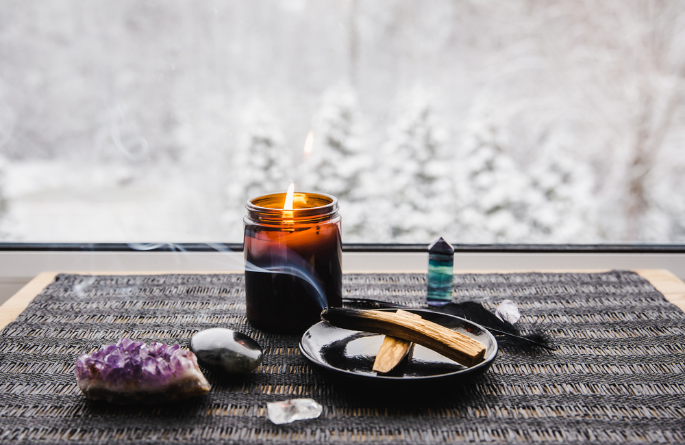 palo santo wood sticks and incense for cats